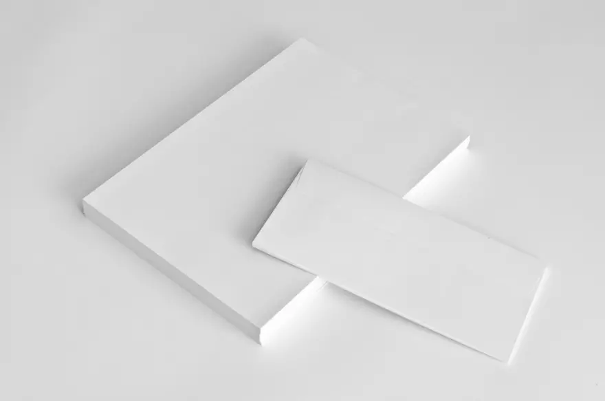 Download PSD mockup of a sheet of paper and an envelope