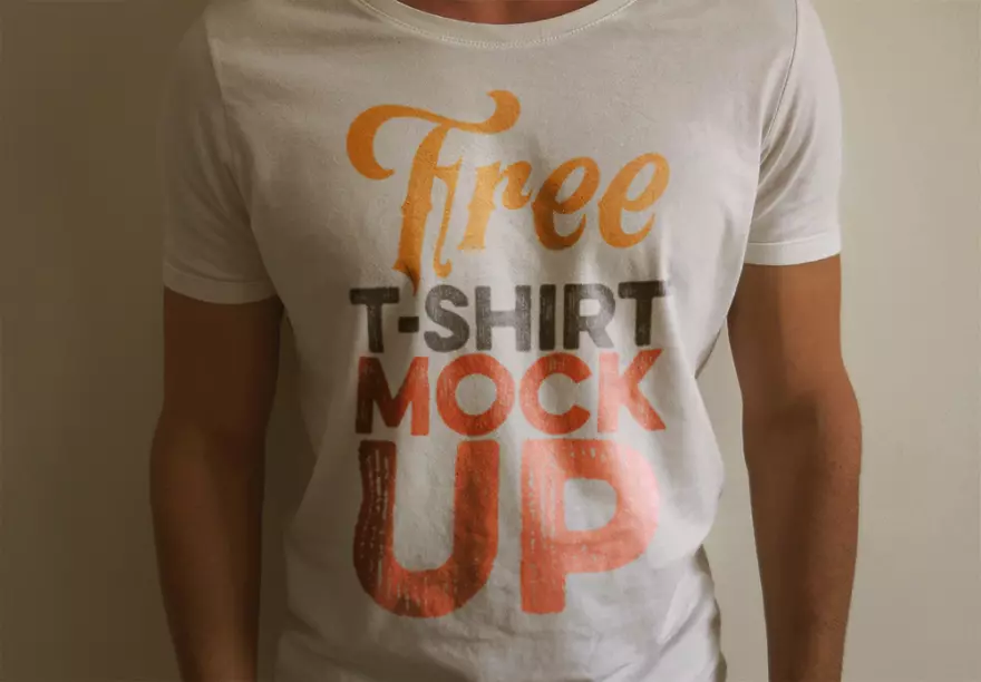 Download Men's T-shirt PSD mockup 