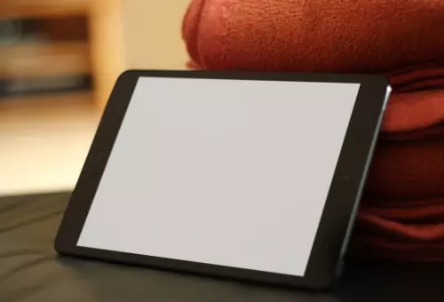 iPad PSD mockup horizontally