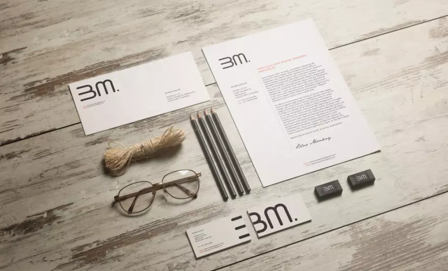 Download PSD mockup of document, envelope and business cards