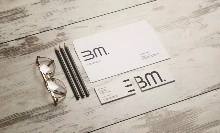 Download PSD mockup of business cards and envelopes