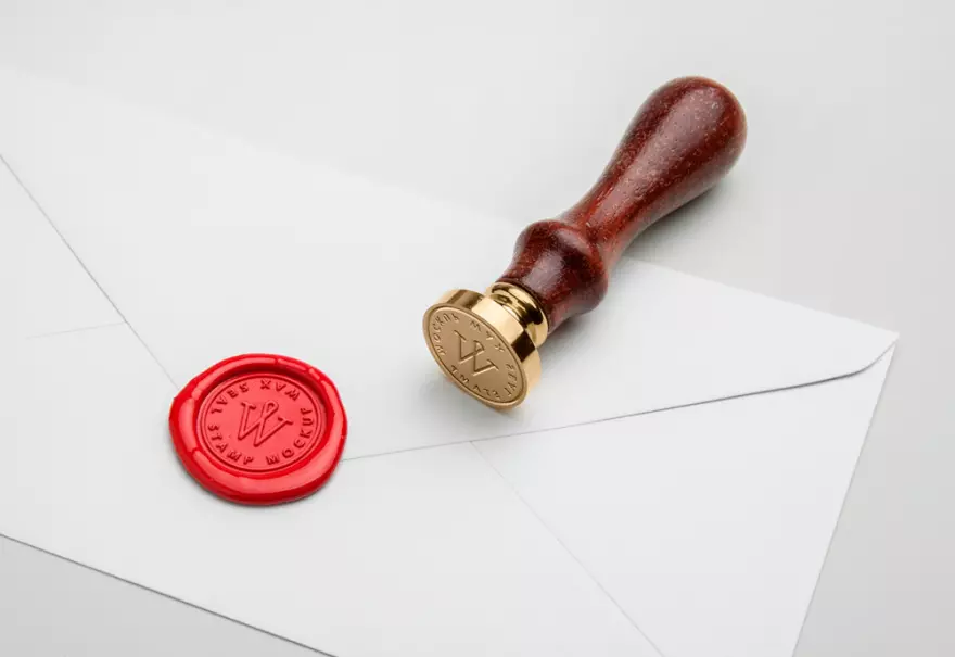 Download PSD mockup of a sealed envelope